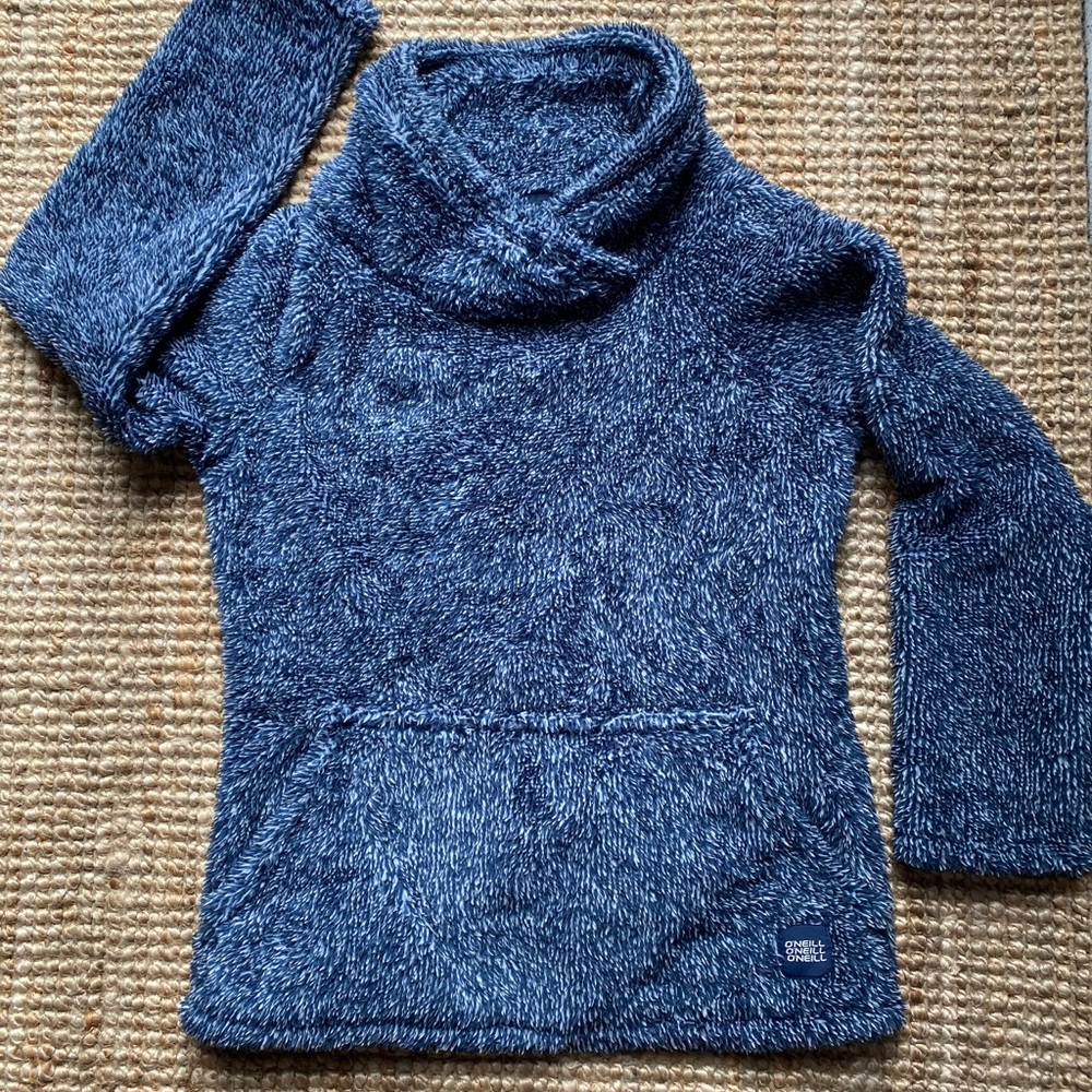 O’Neill fuzzy top